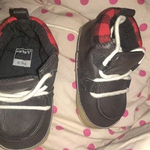 CARTERS BLUE AND PLAID BABY BOOTIES Size 6-9 month
